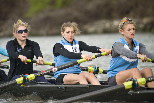 Nikki Bourassa ’13 (center) completed an outstanding four-year rowing career at Columbia by leading the Lions’ varsity eight to a 5–1 record in 2013. PHOTO: ANNA HIATT ’12J